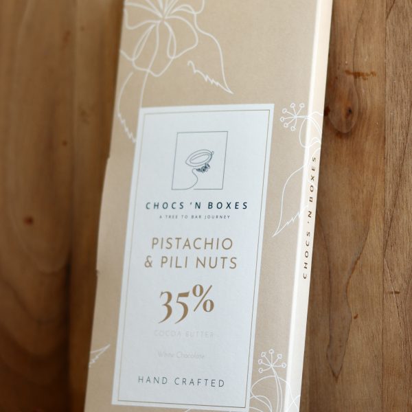 White Chocolate with Pistachio Pili Nuts [85g]